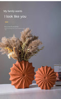 Red Ceramic Vases With A Sense of Luxury And High Aesthetic Value. Creative Nordic High-end Decoration